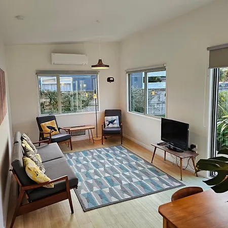 Stylish Seabreeze Getaway Villa Mangawhai Exterior photo