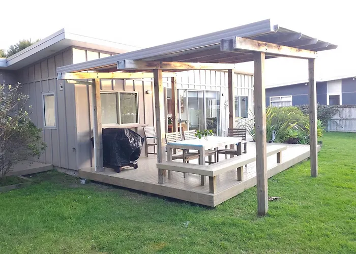 Stylish Seabreeze Getaway